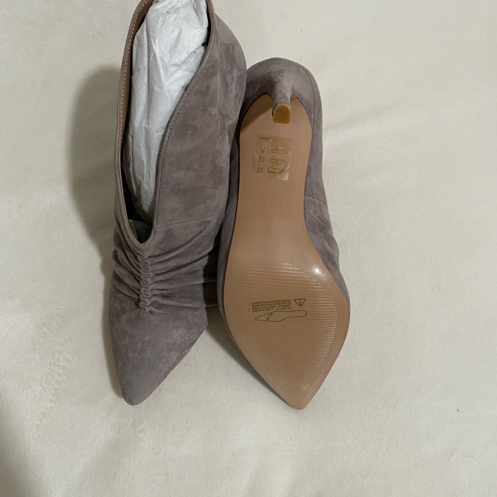 BEAUTIFUL REISS SHOES - Picture 8 of 10